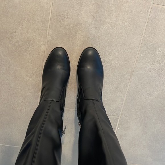 Guess Knee High Black Boots - Picture 8 of 9